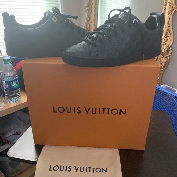 Louis Vuitton sneakers - Picture 1 of 3